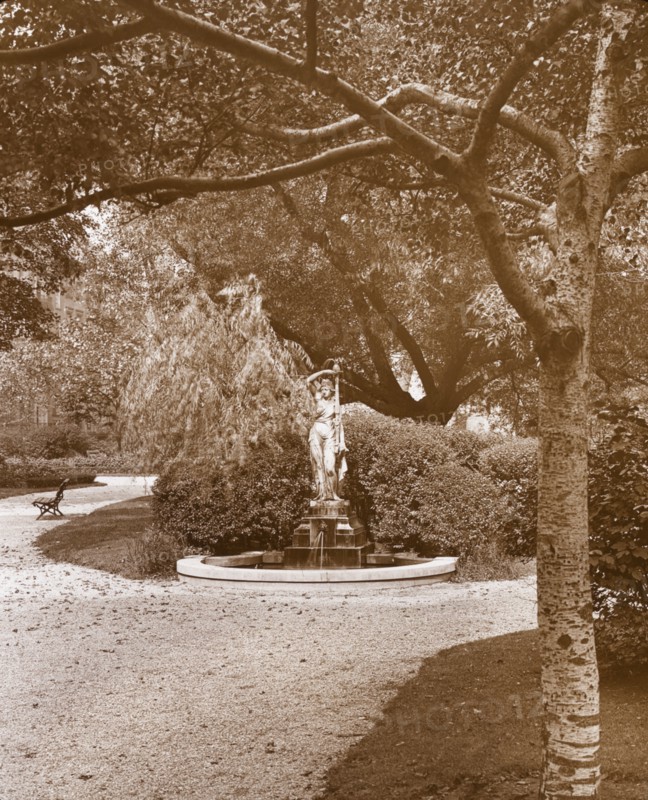 Gramercy Park, between East 20th and East 21st Streets east of Park Avenue, New York, c1922. Creator: Frances Benjamin Johnston.