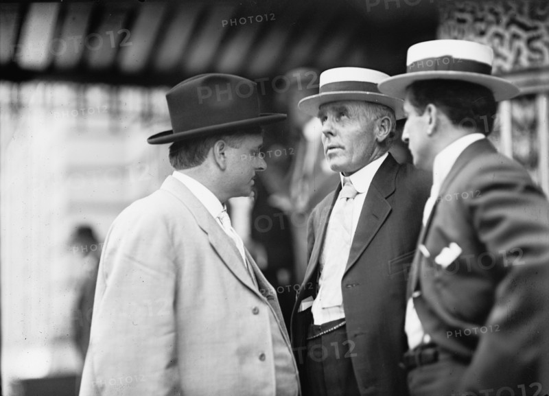 Democratic National Convention - Sen. Gore of Oklahoma; Sen. E.S. Johnson of South Dakota..., 1912. Creator: Harris & Ewing.