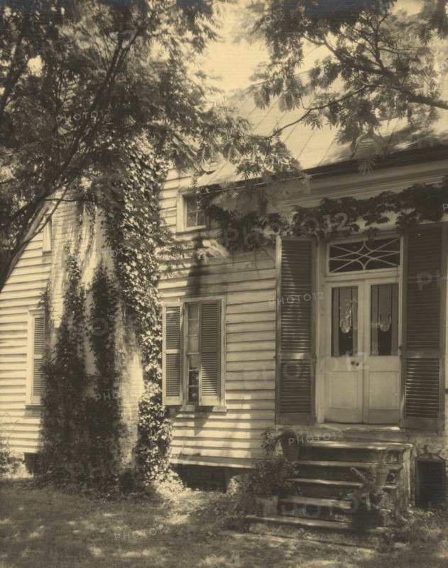 Mr. Eddy Brooks, exterior of house, between 1925 and 1929. Creator: Frances Benjamin Johnston.