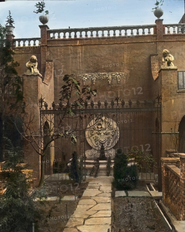 Turtle Bay Gardens, 227-247 East 48 Street and 228-246 East 49th Street, New York, New York, 1920. Creator: Frances Benjamin Johnston.
