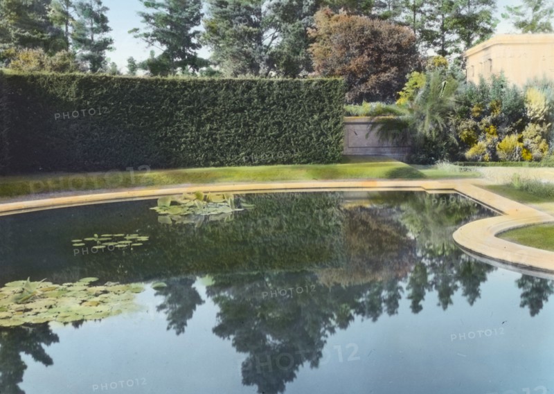Uplands, Charles Templeton Crocker house, 400 Uplands Drive, Hillsborough, California, 1917. Creator: Frances Benjamin Johnston.