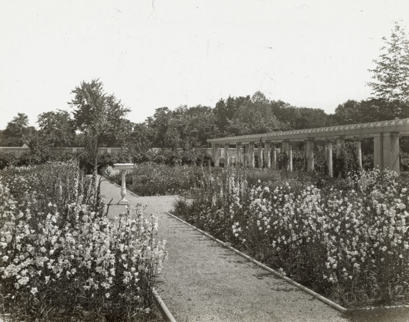 Lake Terrace, John Stoughton Newberry, Jr., house, 99 Lake Shore Drive, Grosse Pointe Farms, 1917. Creator: Frances Benjamin Johnston.