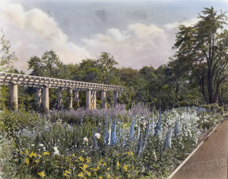 Lake Terrace, John Stoughton Newberry, Jr., house, 99 Lake Shore Drive, Grosse Pointe Farms, 1917. Creator: Frances Benjamin Johnston.