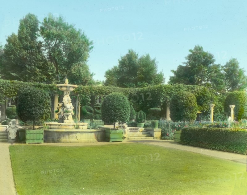 Weld, Larz Anderson house, 151 Newton Street, Brookline, Massachusetts, c1914. Creator: Frances Benjamin Johnston.