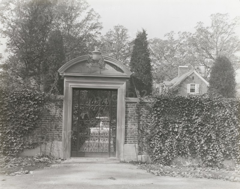 The Causeway, James Parmelee house, 3100 Macomb Street, Washington, D.C., 1919. Creator: Frances Benjamin Johnston.
