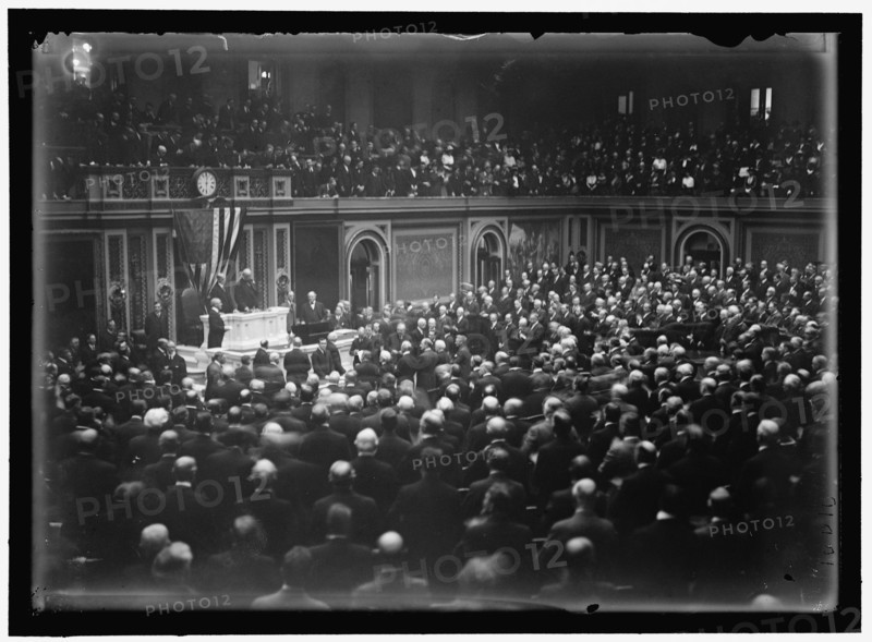 Woodrow Wilson before Congress, between 1913 and 1918. Creator: Harris & Ewing.