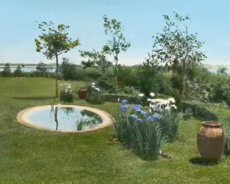 Dr. Charles William Richardson house, Chevy Chase, Washington, D.C., 1926. Creator: Frances Benjamin Johnston.
