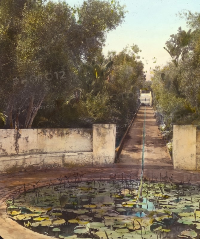 El Fureidis, James Waldron Gillespie house, Parra Grande Lane, Montecito, California, 1917. Creator: Frances Benjamin Johnston.