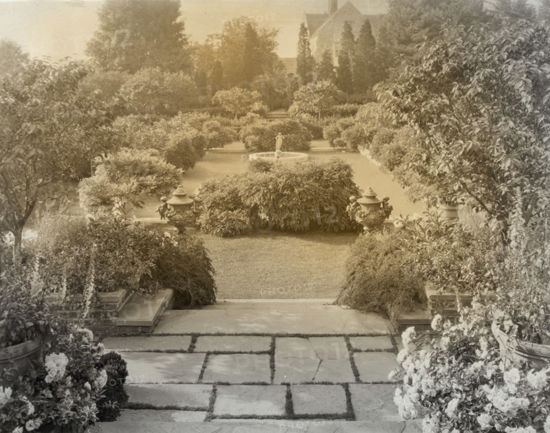 Planting Fields William Robertson Coe house, 1395 Planting Fields Road, Oyster Bay, New York, 1926 Creator: Frances Benjamin Johnston.