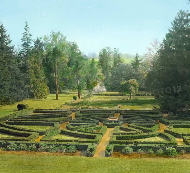 Hampton, John Ridgely house, Hampton Lane, Towson, Maryland, c1915. Creator: Frances Benjamin Johnston.