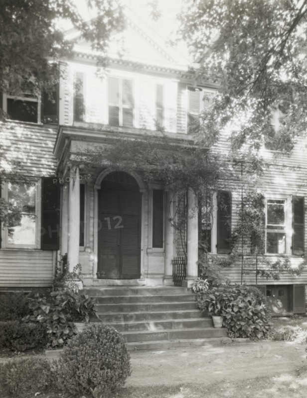 Federal Hill, John Keim house, 504 Hanover Street, Fredericksburg, Virginia, between 1927 and 1929 Creator: Frances Benjamin Johnston.