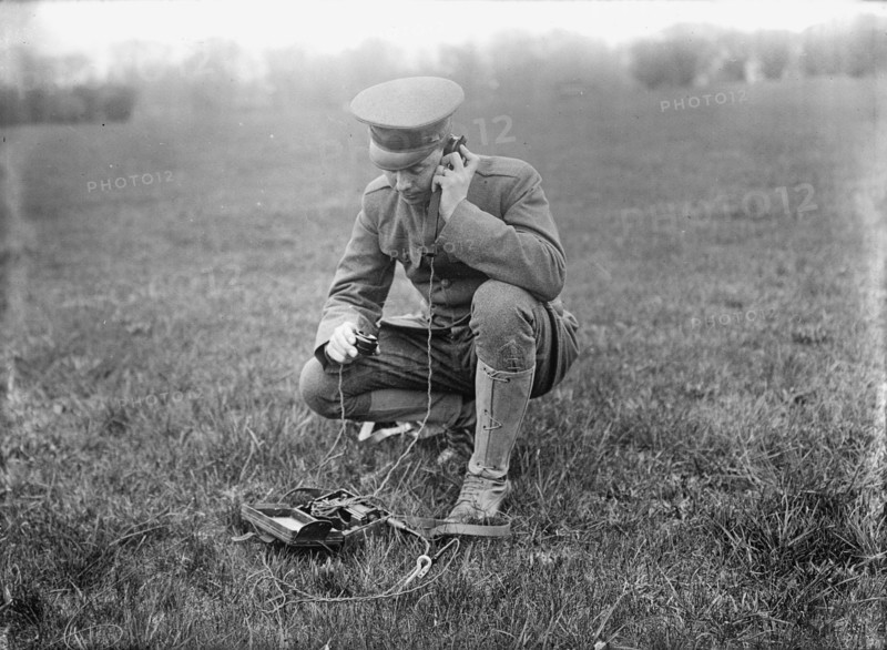Army, U.S. Field Buzzer, 1915. Creator: Harris & Ewing.