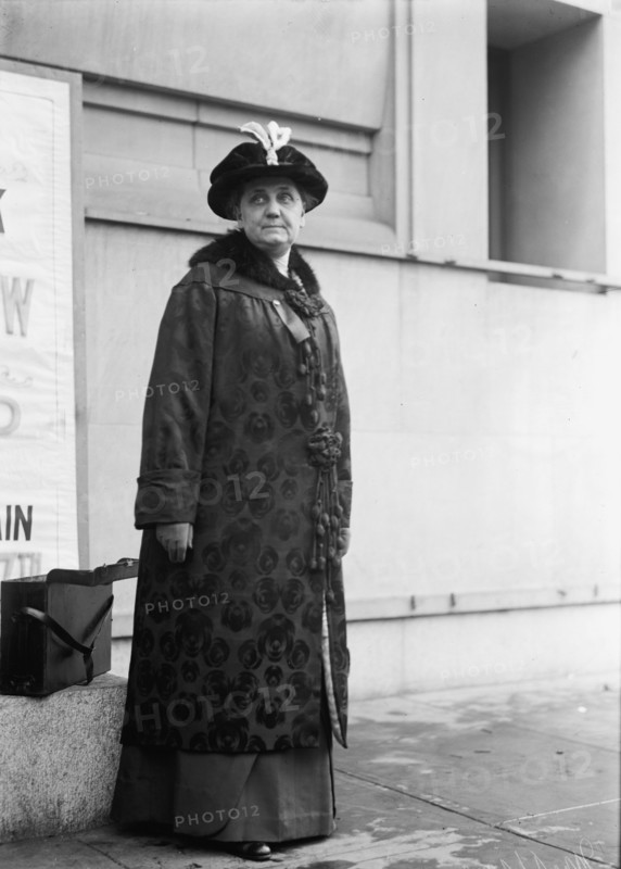 Jane Addams, 1913. US suffragist, activist and social reformer.