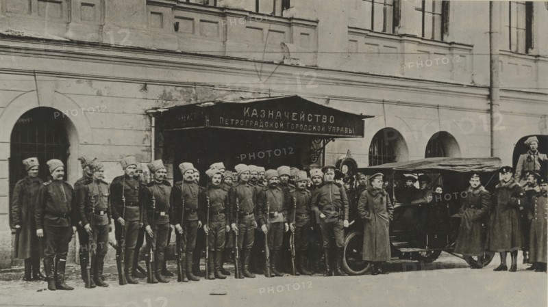 Revolutionary soldiers guarding the Petrograd State Bank, 1918. Private Collection.