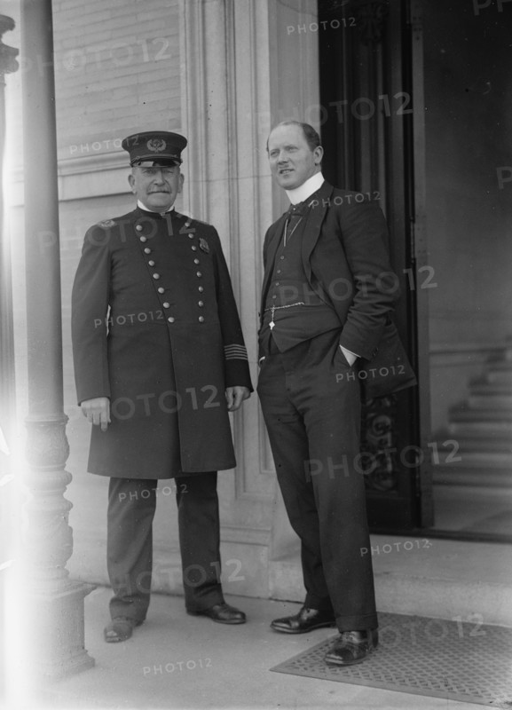 British Commission To U.S. - Inspector D.O. O'Donnell Talking To D.C. Policeman, 1917.
