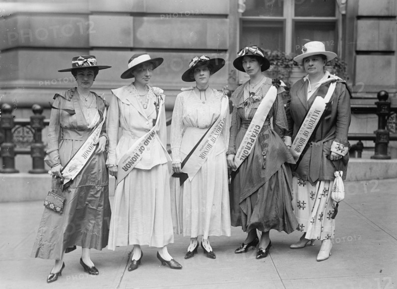 Confederate Reunion - Maid And Matrons of Honor From Memphis, 1917. Women from the southern USA.