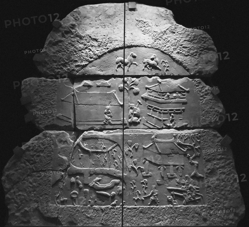 Pictorial stone with manor production scene, 25-220. Found in the collection of the Chengdu Museum.