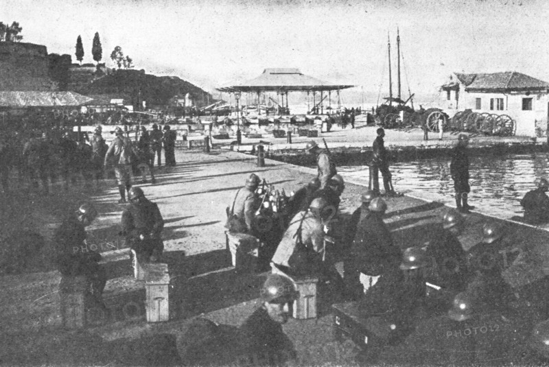 'Une base Allemande en Adriatique: L'occupation de Corfou; Le matin du 11 janvier..., 1916. Creator: Unknown.