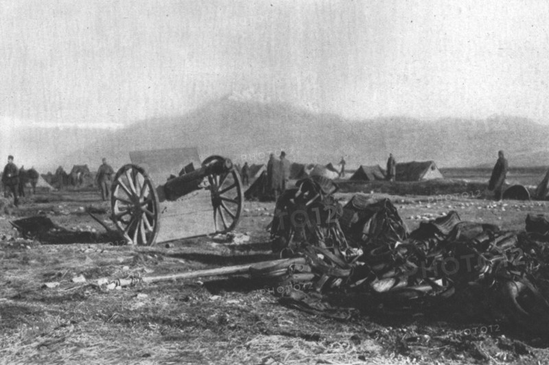 'Les Serbes a Scutari d'Albanie; un des canons de l'artillerie serbe qui ont pu etre sauves..., 1916 Creator: Samson Tchernoff.