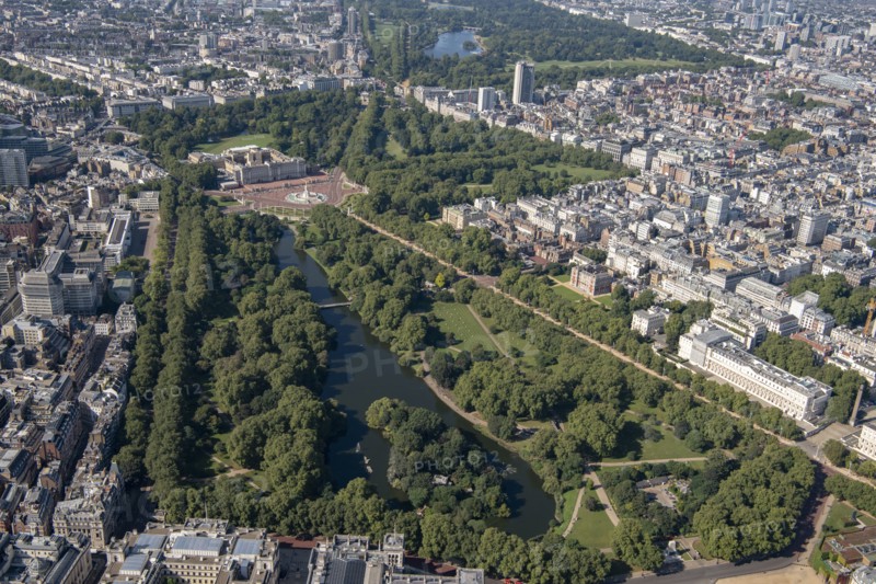 A view across St James' Park towards Buckingham Palace and Green Park, Westminster, Greater London Authority, 2021 .