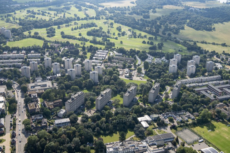 Alton West Estate, Roehampton, Greater London Authority, 2021.