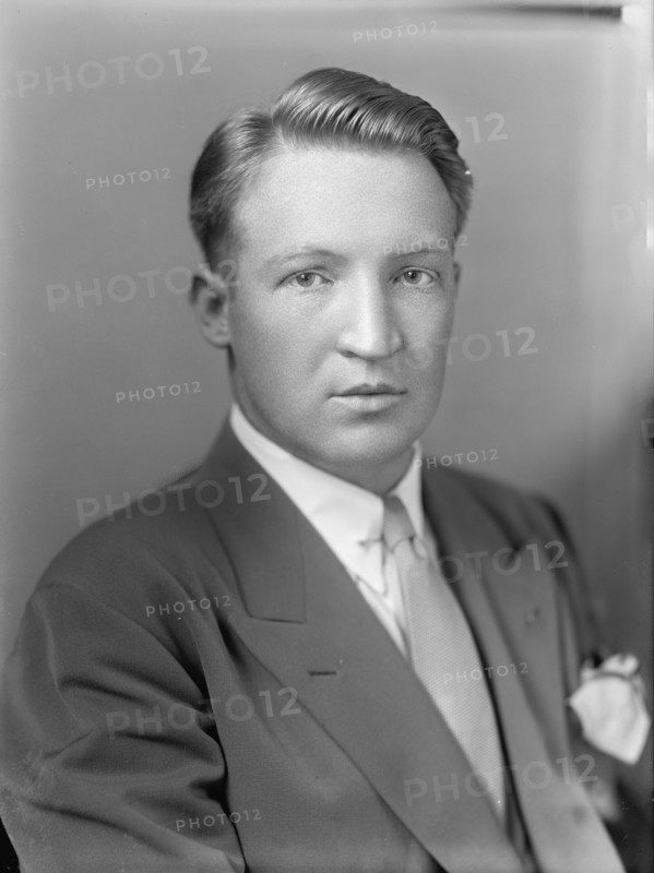 Carter Tate Barron - Portrait, 1934. US college football player and motion picture executive.