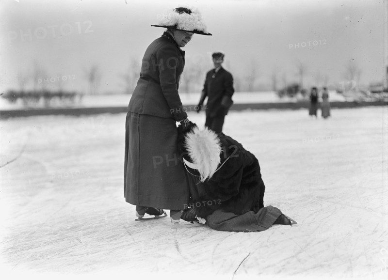 Countess De Chambrun Skating, 1913.  Creator: Harris & Ewing.