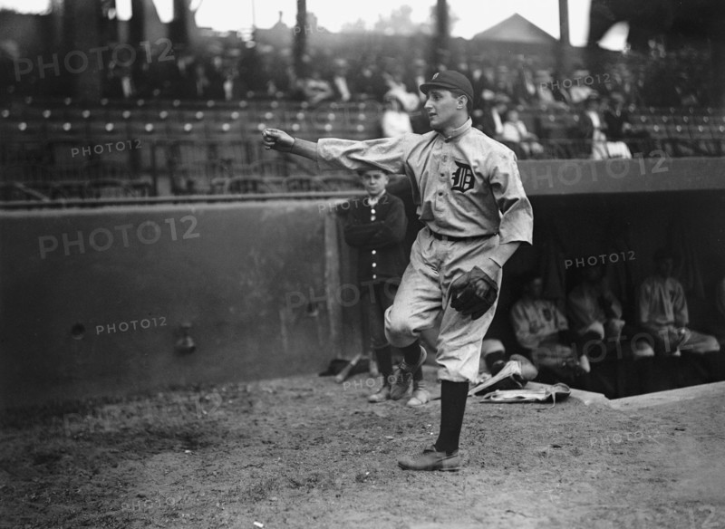 George "Hooks" Dauss, Detroit Al (Baseball), 1913.