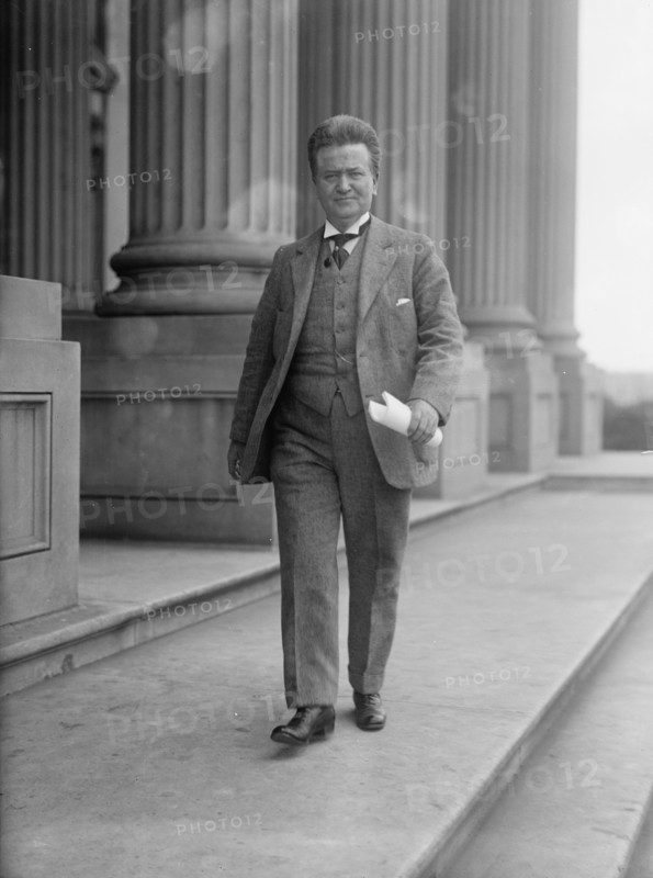 Lafollette, Robert M., Rep. from Wisconsin 1885-1891; Governor, 1901-1906; Senator, 1906-1925, 1917.