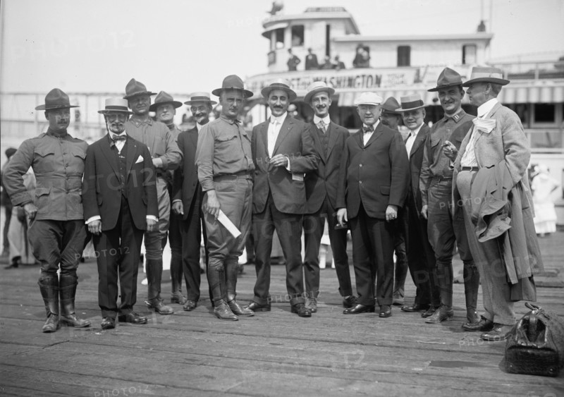 National Guard of D.C. M. And M. Assn. of D.C. Return with D.C.N.G. from Camp at Colonial Beach,1916 Creator: Harris & Ewing.