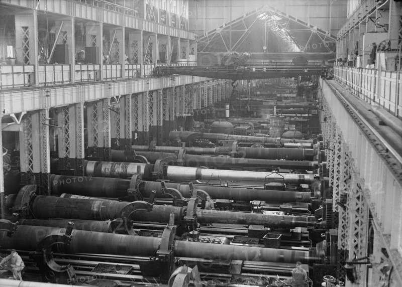 Navy Yard, U.S., Washington - Big Gun Section of Shops, 1917.
