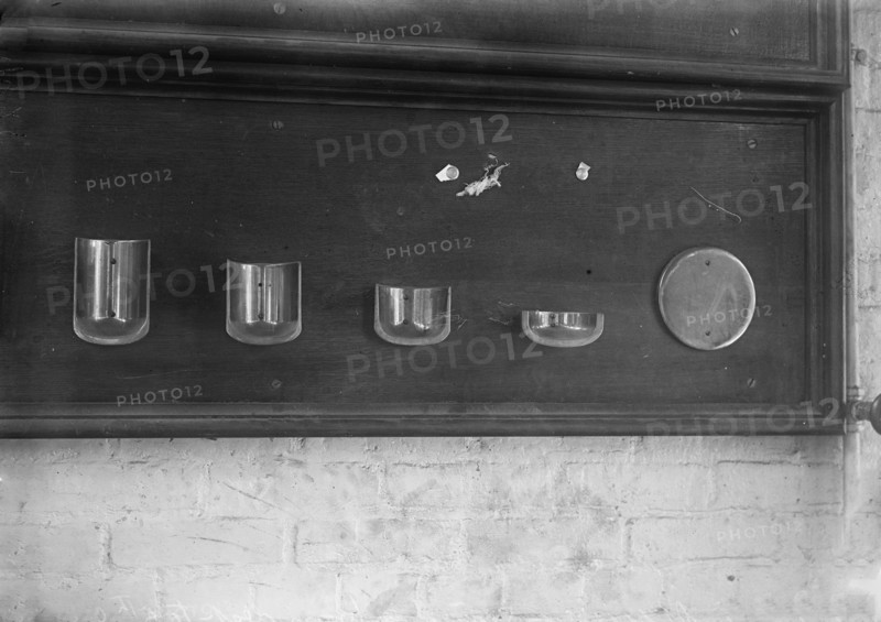 Navy Yard, U.S., Washington - Caps., Torpedo Shop, 1917.