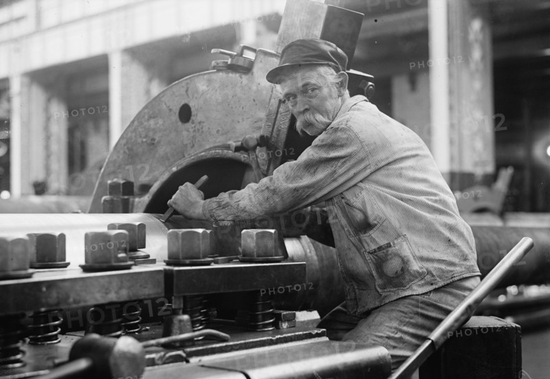 Navy Yard, U.S., Washington - Turning, Examining And Boring A 5 Inch, 50 Cal. Gun, 1917.