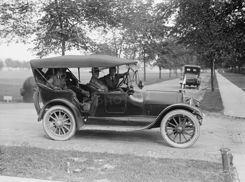 Red Cross Motor Corps - Groups, 1917.
