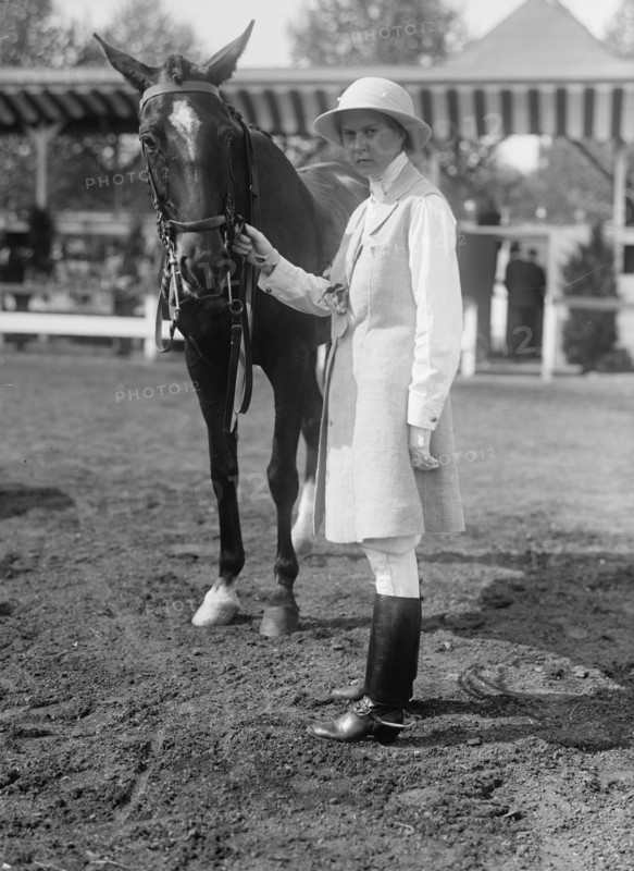 Scriven, Miss Catherine, at Horse Show, 1915 or 1916.