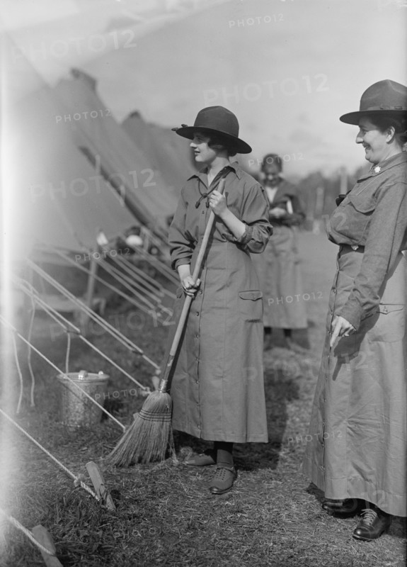 Woman's National Service School, Under Woman's Section, Navy League, Miss Moore, 1916.