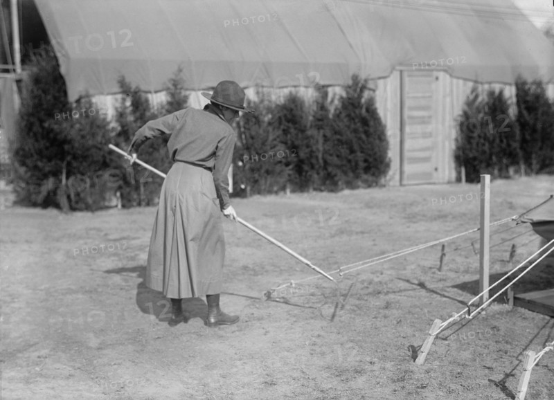 Woman's National Service School, Under Woman's Section, Navy League, Mrs. Lippitt of Rhode Island, 1916.
