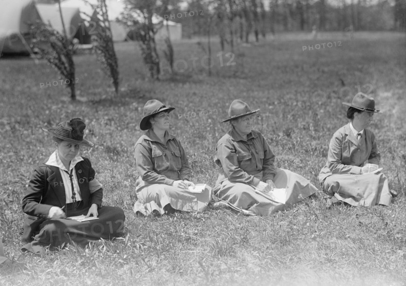 Woman's National Service School, Under Woman's Section, Navy League, Receiving Signal, 1917.