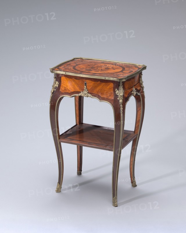 Work and Writing Table (table en chiffonnière), c. 1750/1760.