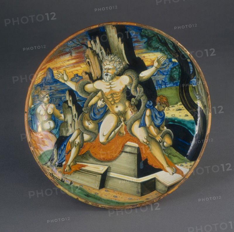 Shallow bowl on low foot with the death of Laocoön and his two sons, 1539.