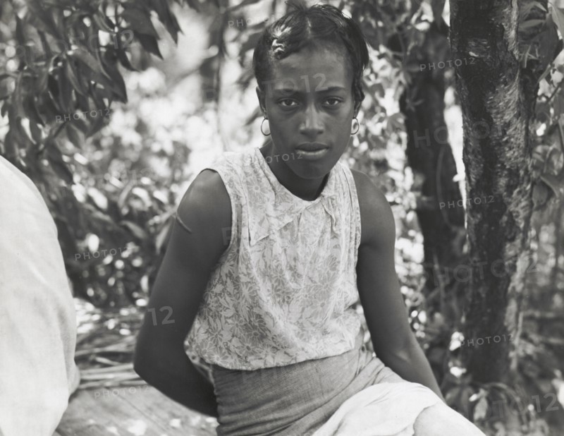 Cotton hoer near Clarksdale, Miss., June 1937.