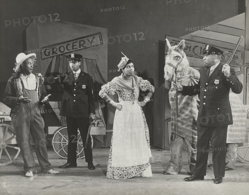 Doe Doe Green, Lester Palmer, Sybil Moore, "Aggie", and Clifton Davis, 1937.