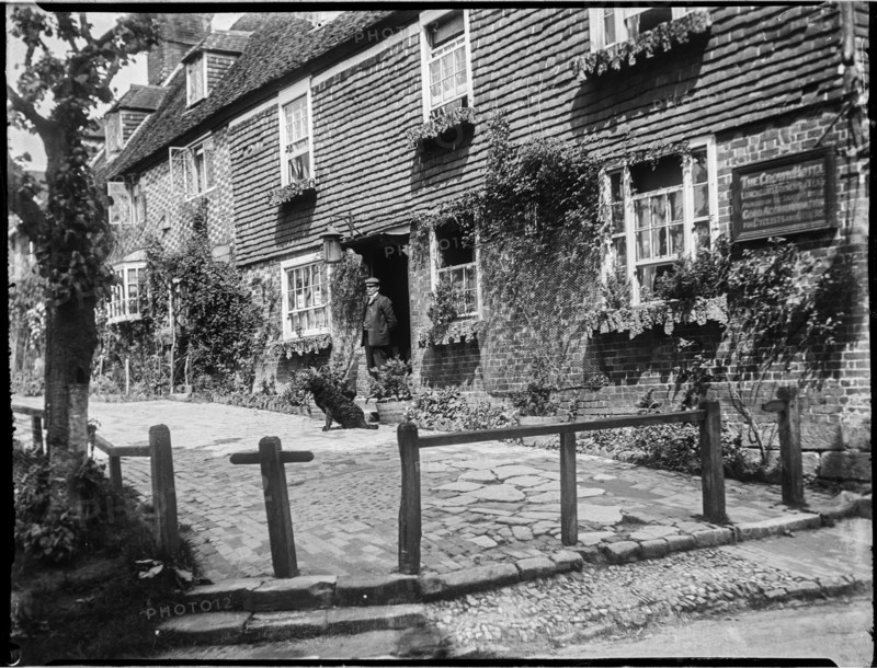 The Crown Inn, Groombridge, Speldhurst, Tunbridge Wells, Kent, 1911. Creator: Katherine Jean Macfee.