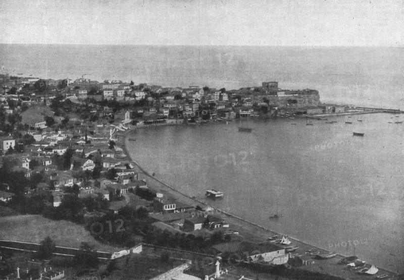 'Le port de Trebizonde', 1916. Creator: M. Lenicque.