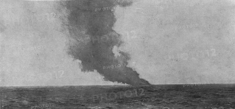 'La fin du Zeppelin "L7".-- l'explosion finale', 1916. Creator: Unknown.