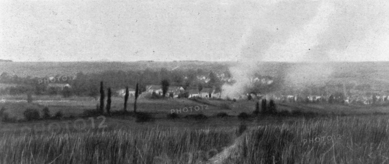 'Panoramas du champ de bataille, a l'ouest de la Meuse; bombardement du village..., 1916. Creator: Unknown.