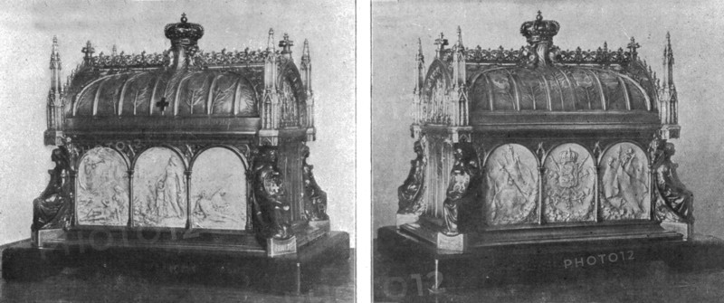 'Le Coffret de la Reine; les deux faces principales, ornees de bas-reliefs d'ivoire..., c1916. Creator: Unknown.