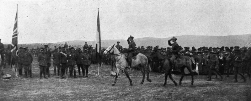 'Une ceremonie militaire a Salonique; defile des troupes Britanniques devant les deux..., 1916. Creator: Unknown.