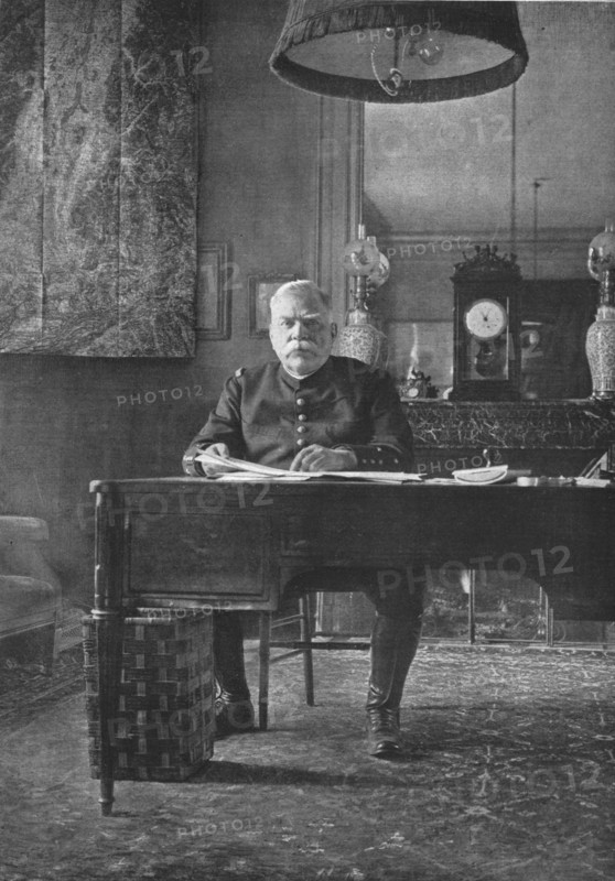 'Le general Joffre dans son cabinet de travail, au G. Q. G. ; C'est de cette petite piece..., 1916. Creator: Unknown.