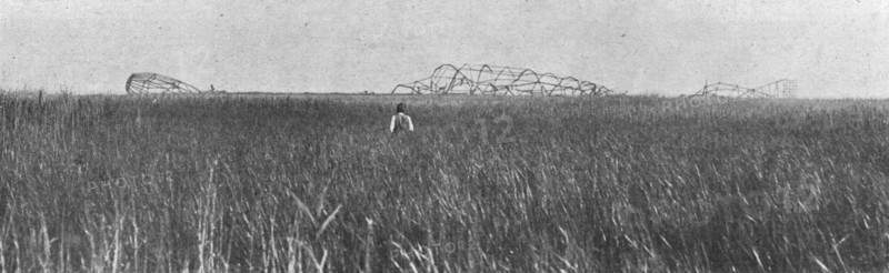 'Trois Zeppelins detruits en trois jours. Le "L17" sur la cote du Slesvig; La carcasse du..., 1916. Creator: Unknown.